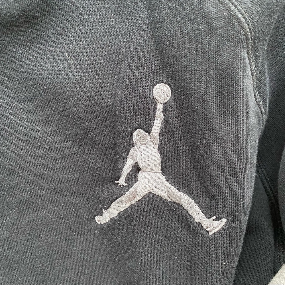 Jordan Crewneck - Picture 2 of 4